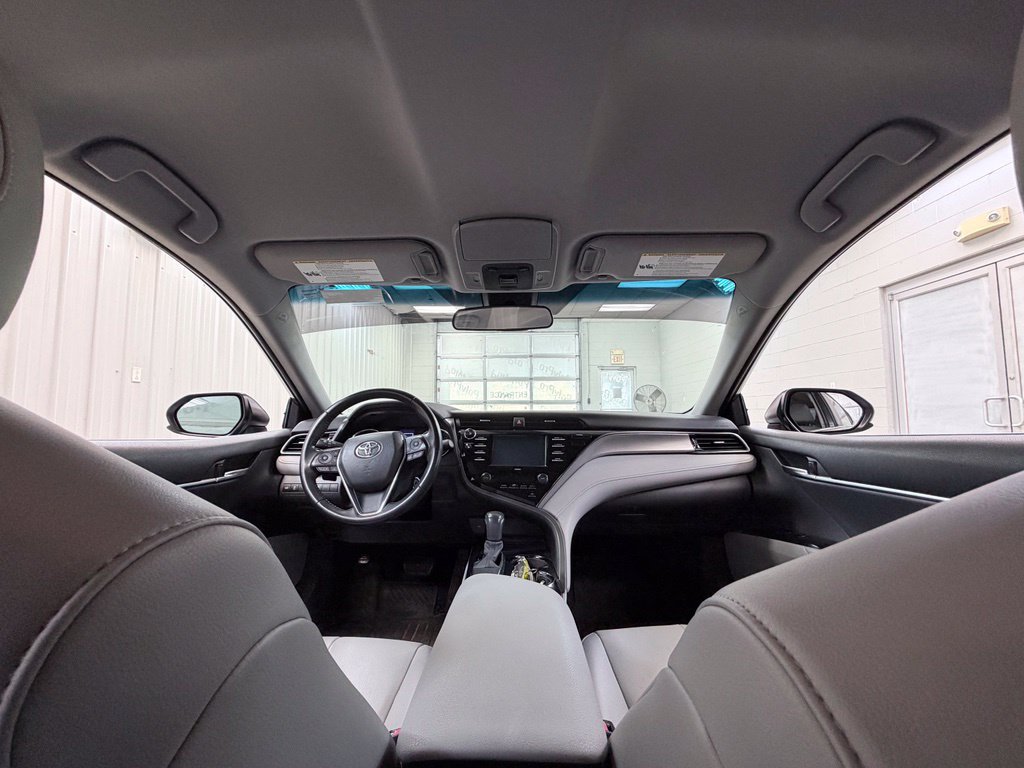 Used 2020 Toyota Camry SE FWD image 24