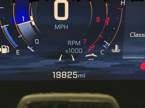 Used 2024 Chevrolet Traverse RS image 14