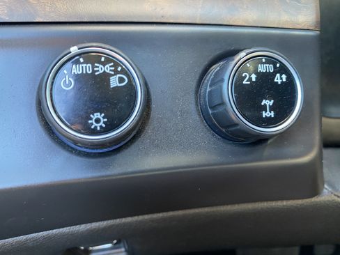 Used 2015 Cadillac Escalade Premium AWD/4WD image 31