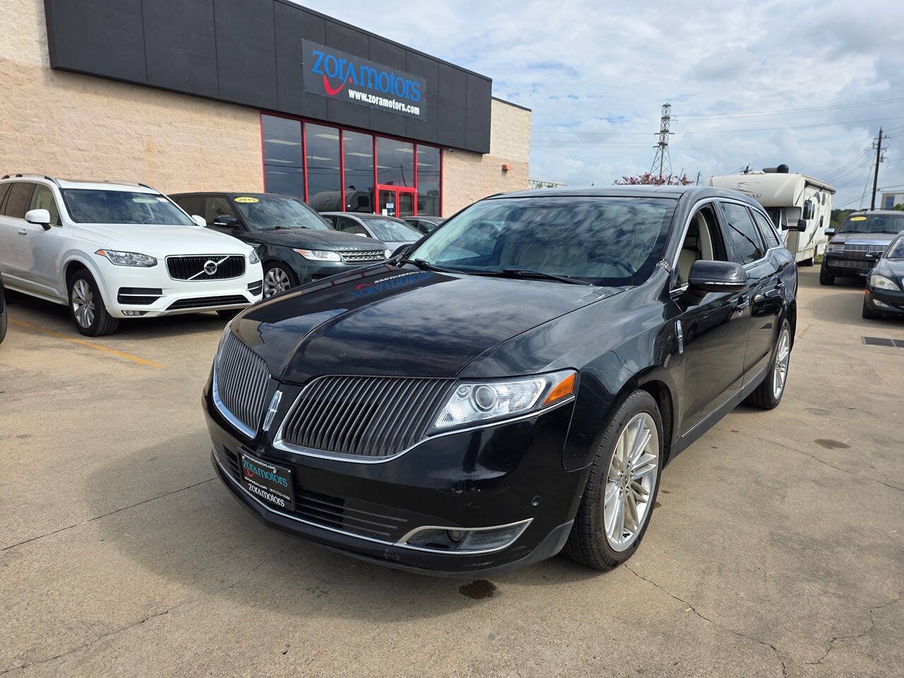 Used 2016 Lincoln MKT AWD w/ Equipment Group 201A image 2