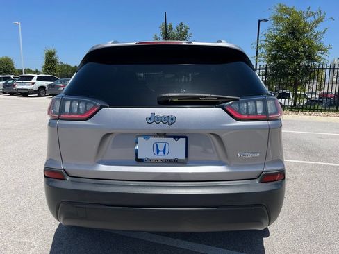 Used 2019 Jeep Cherokee Latitude Plus FWD image 5