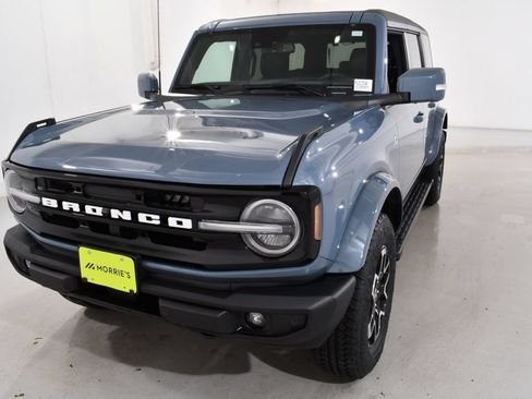 Used 2023 Ford Bronco Outer Banks AWD/4WD image 2
