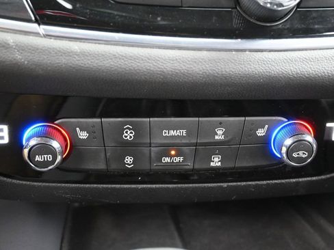 Used 2020 Buick Enclave Preferred image 18