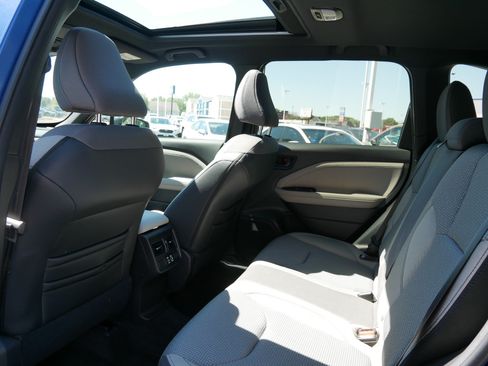 Used 2026 Subaru Forester Premium AWD/4WD image 33