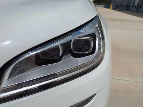 Used 2023 Lincoln Corsair Reserve w/ Equipment Group 201A FWD image 9