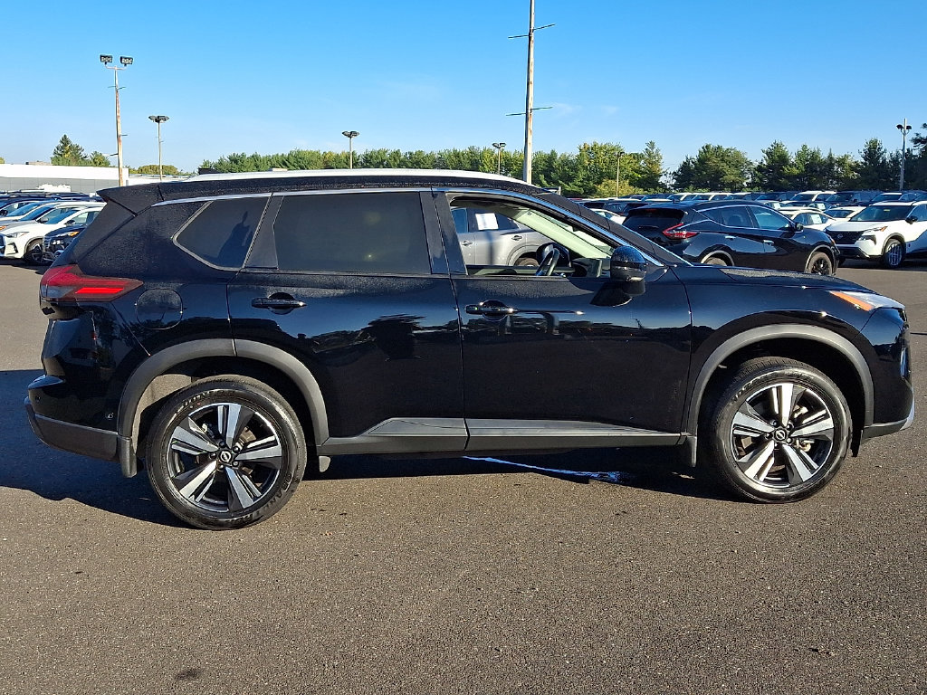 Certified 2025 Nissan Rogue SL w/ Tech Package AWD/4WD image 8