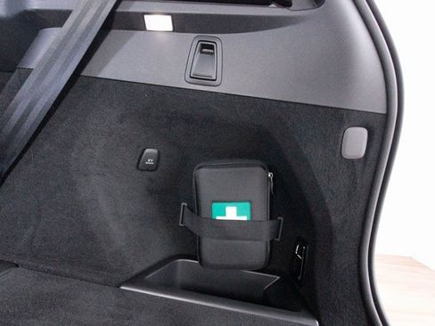 Certified 2025 Volvo XC90 B6 Plus w/ Protection Package Premier image 38