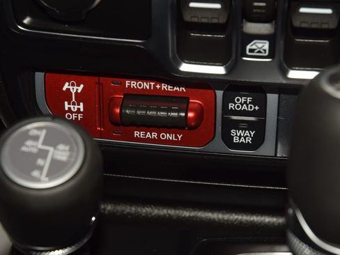 Used 2026 Jeep Wrangler Unlimited Rubicon AWD/4WD image 35
