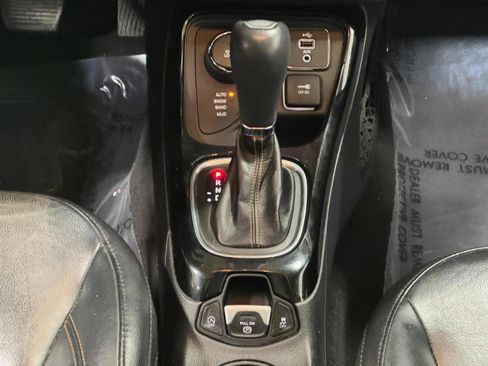 Used 2018 Jeep Compass Limited w/ Navigation Group image 17