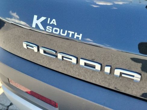 Used 2023 GMC Acadia SLT FWD image 7