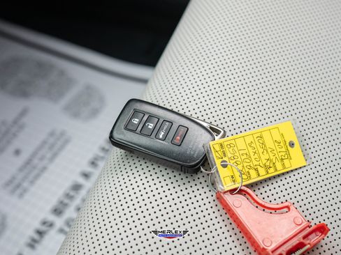 Used 2021 Lexus RX 350L 350L Luxury w/ Premium Package image 55