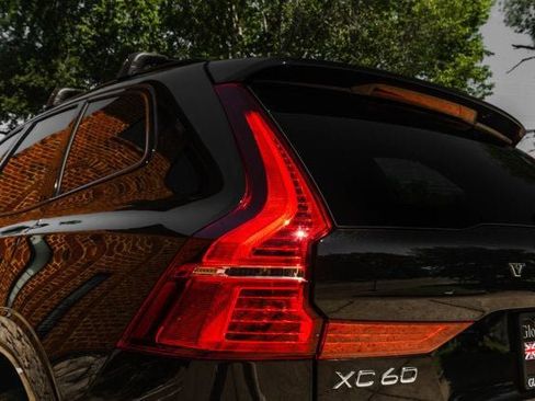 Used 2025 Volvo XC60 T8 Plus w/ Climate Package AWD/4WD image 12