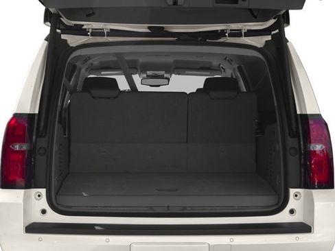 Used 2017 Chevrolet Suburban LT w/ Luxury Package AWD/4WD image 16