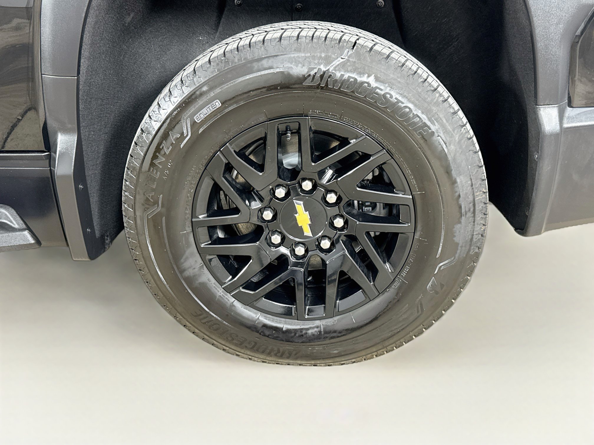 Used 2025 Chevrolet Silverado EV LT AWD/4WD image 33