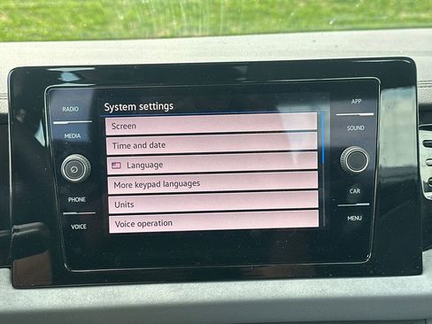 Used 2025 Volkswagen Jetta SE FWD image 16