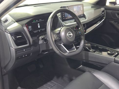 Used 2024 Nissan Rogue SL AWD/4WD image 6