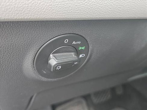 Certified 2023 Volkswagen Taos S FWD image 9