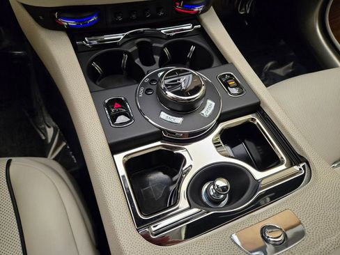 Certified 2016 Rolls-Royce Wraith RWD image 39