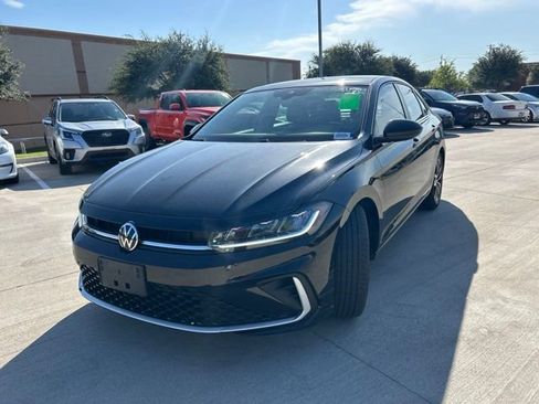 Used 2025 Volkswagen Jetta SE FWD image 7