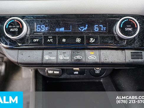 Used 2024 Hyundai Elantra SEL FWD image 41