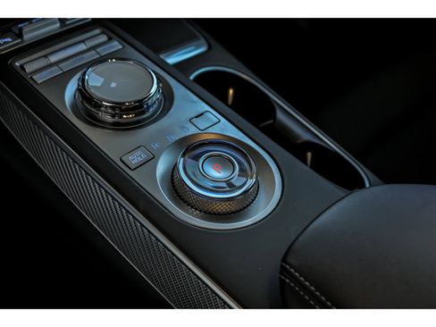 Used 2023 Genesis GV70 2.5T w/ Sport Prestige Package image 24