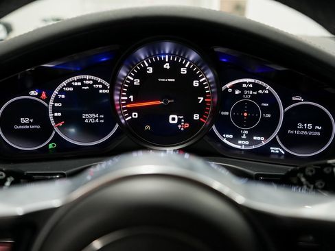 Used 2018 Porsche Panamera 4S image 12