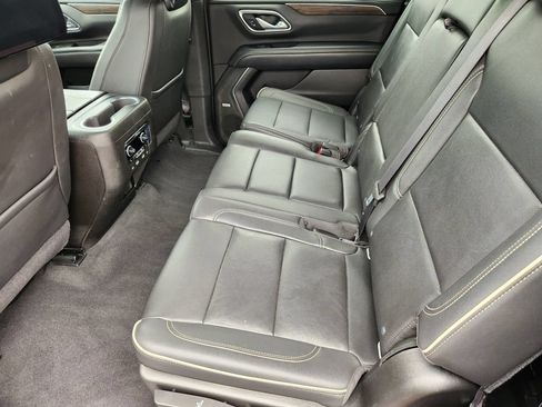 Used 2021 Chevrolet Suburban Premier AWD/4WD image 32