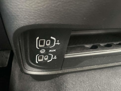 Used 2024 RAM 2500 Big Horn w/ Sport Appearance Package image 27