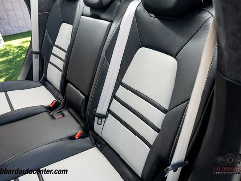 Used 2023 Porsche Cayenne Turbo AWD/4WD image 30