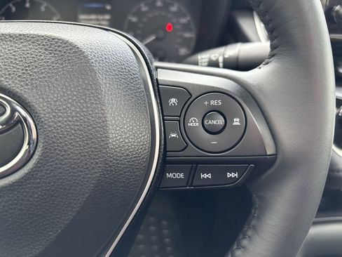 Used 2024 Toyota Corolla SE w/ SE Premium Package FWD image 18