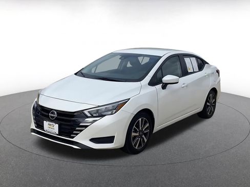 Used 2025 Nissan Versa SV image 7