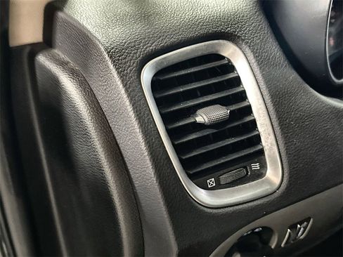 Used 2020 Dodge Durango SXT image 15