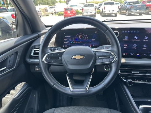 Used 2024 Chevrolet Traverse LT FWD image 23