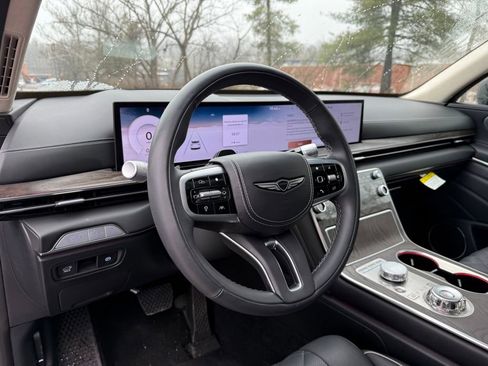 Used 2025 Genesis GV80 3.5T Prestige AWD/4WD image 12