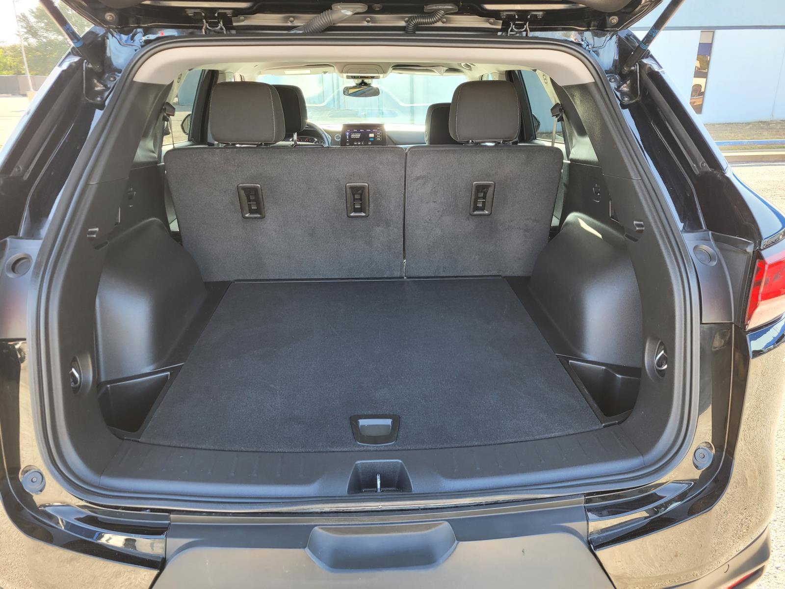 Used 2026 Chevrolet Blazer LT FWD image 12