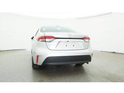 Used 2025 Toyota Corolla LE FWD image 27