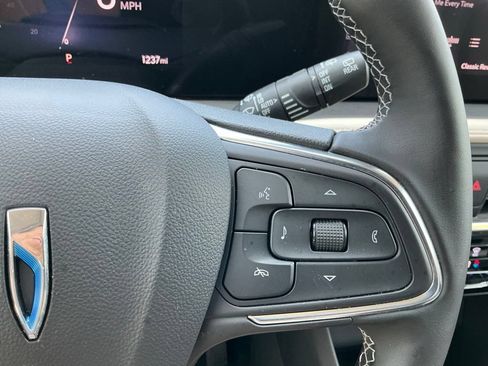 Used 2026 Buick Encore GX Avenir w/ Avenir Technology Package FWD image 29