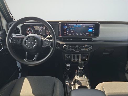 Used 2026 Jeep Wrangler Sport AWD/4WD image 9