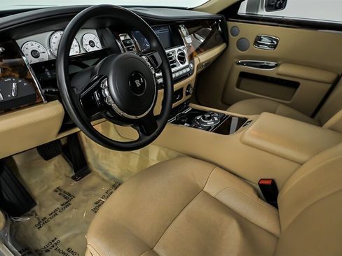 Used 2010 Rolls-Royce Ghost RWD image 22