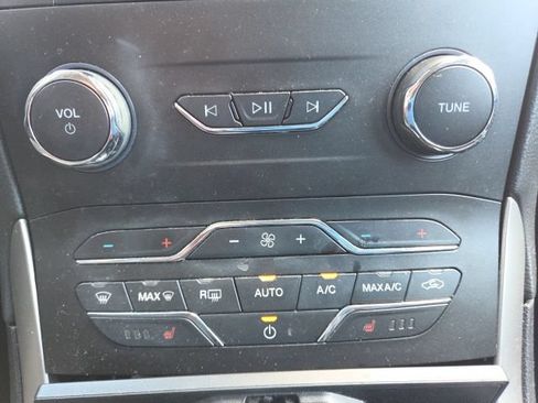 Certified 2020 Ford Edge SEL FWD image 32