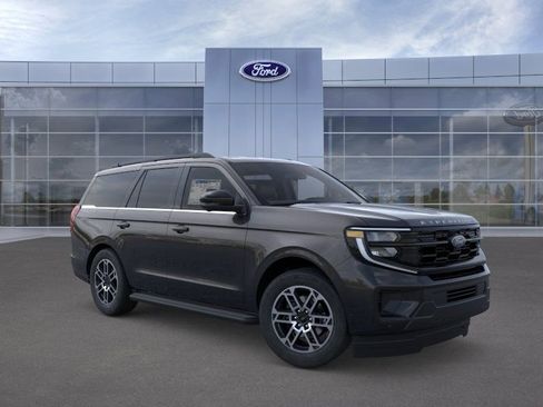 New 2026 Ford Expedition Active AWD/4WD image 7
