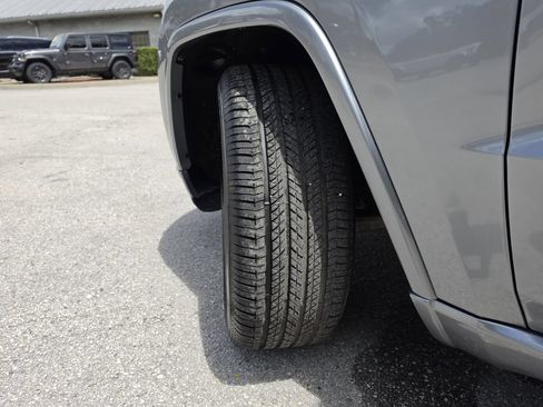 Used 2020 Jeep Grand Cherokee Altitude AWD/4WD image 36