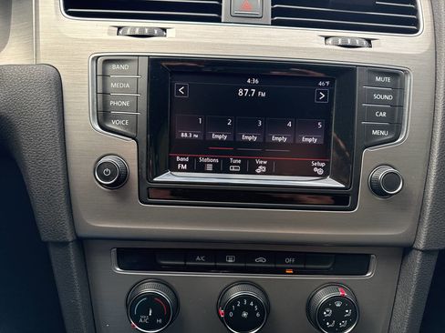 Used 2015 Volkswagen Golf Launch Edition image 14