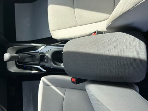 Used 2022 Toyota Corolla LE image 23