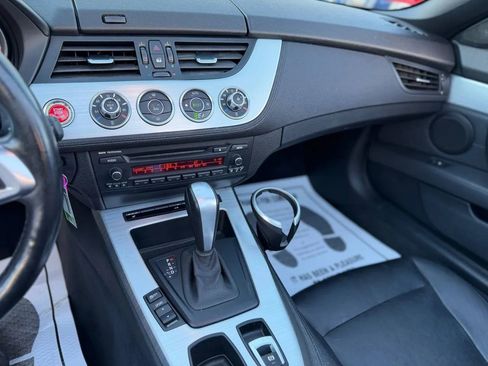 Used 2009 BMW Z4 sDrive30i image 39