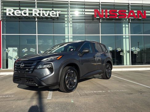 Used 2024 Nissan Rogue SV FWD image 1