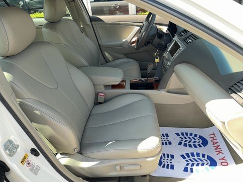 Used 2011 Toyota Camry XLE w/ SE/XLE Extra-Value Pkg FWD image 20