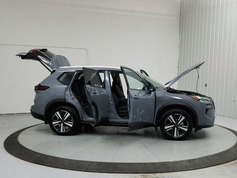 Used 2024 Nissan Rogue SL w/ SL Premium Package image 16