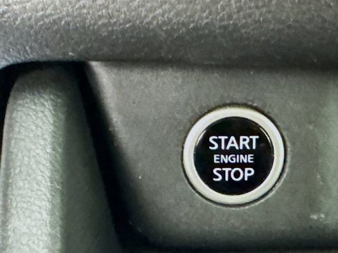 Used 2023 Nissan Rogue S FWD image 19