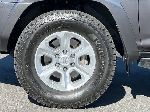 Used 2021 Toyota 4Runner SR5 Premium w/ Moonroof Package AWD/4WD image 28